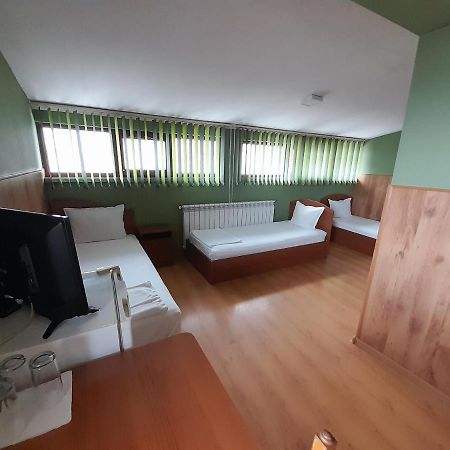 Fenerite Family Hotel Targovishte  Luaran gambar