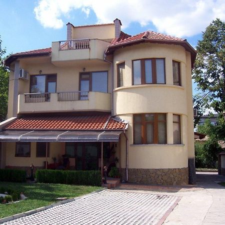Fenerite Family Hotel Targovishte  Luaran gambar