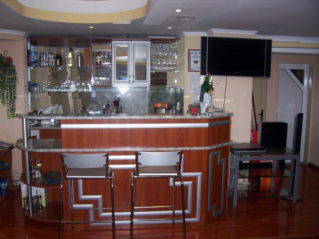 Fenerite Family Hotel Targovishte  Luaran gambar