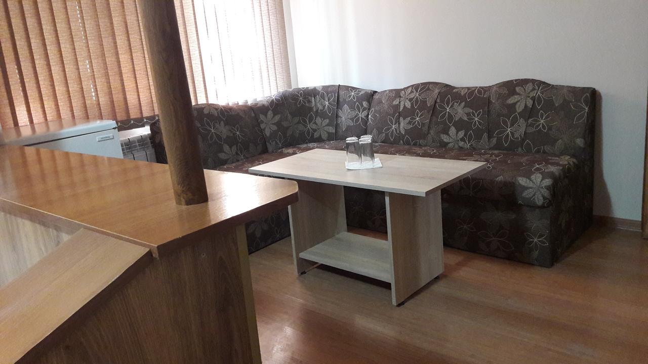 Fenerite Family Hotel Targovishte  Luaran gambar