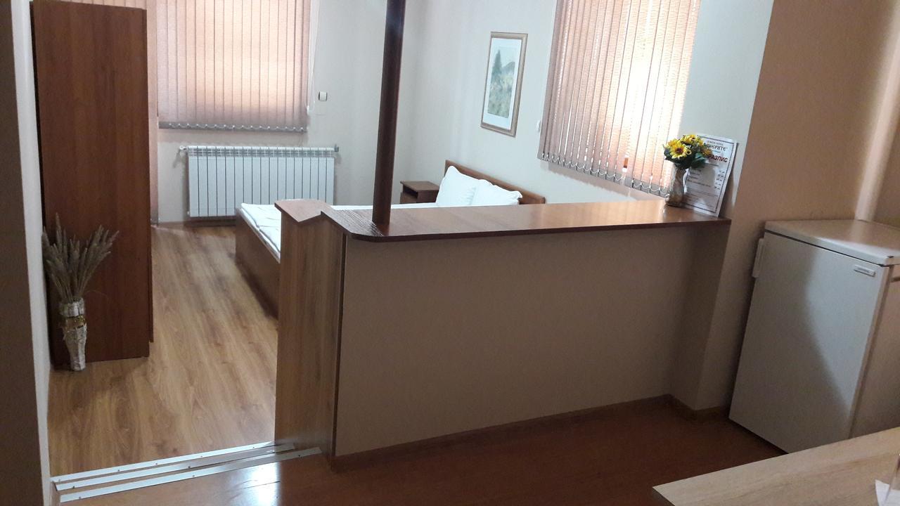 Fenerite Family Hotel Targovishte  Luaran gambar