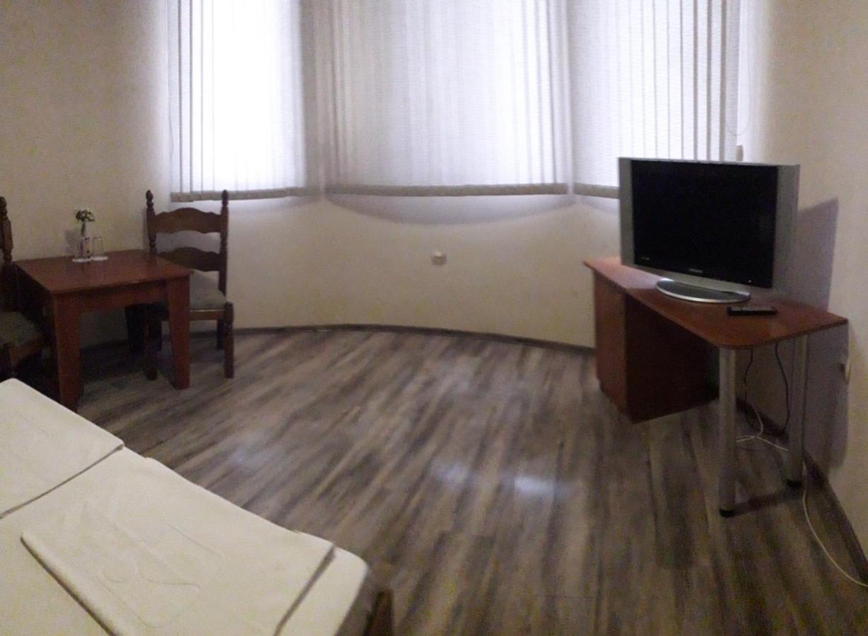 Fenerite Family Hotel Targovishte  Luaran gambar
